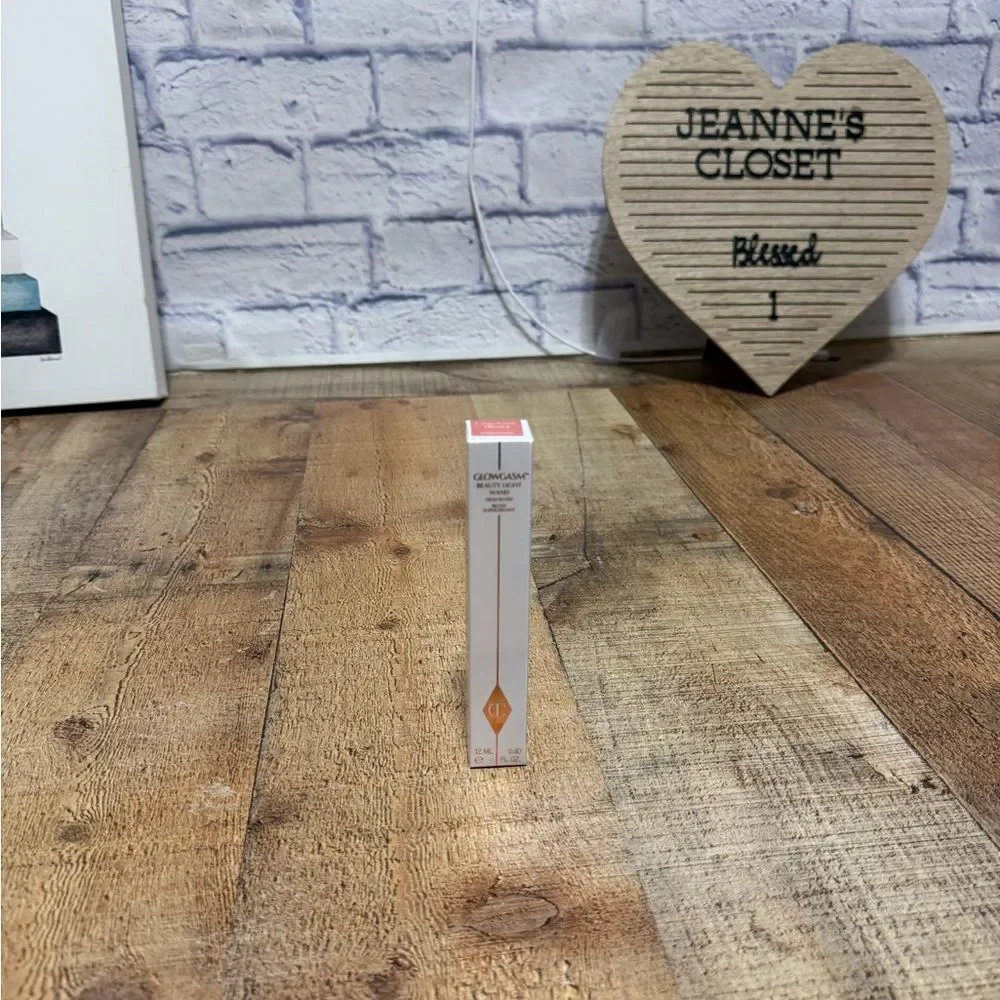 CHARLOTTE TILBURY Glowgasm Beauty Light Wand Blush/Highlight PINKGASM BNIB.